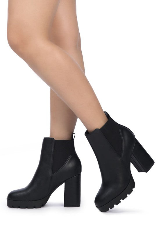 BOLT BLOCK HEELED CHELSEA BOOT - Victoria Royale Boutique